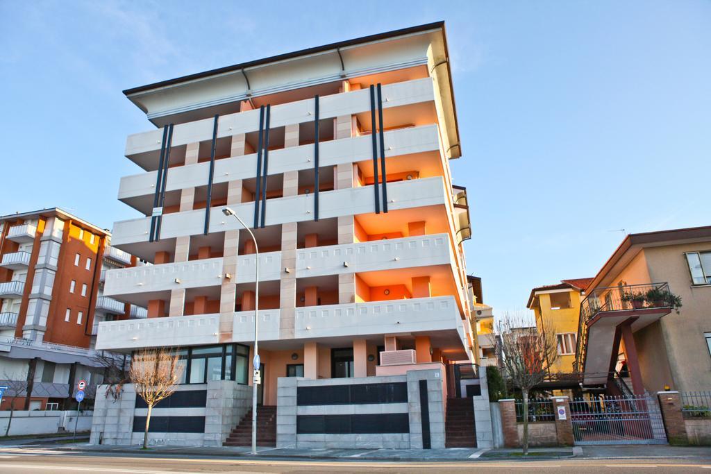 Capitol Apartments Grado Bagian luar foto